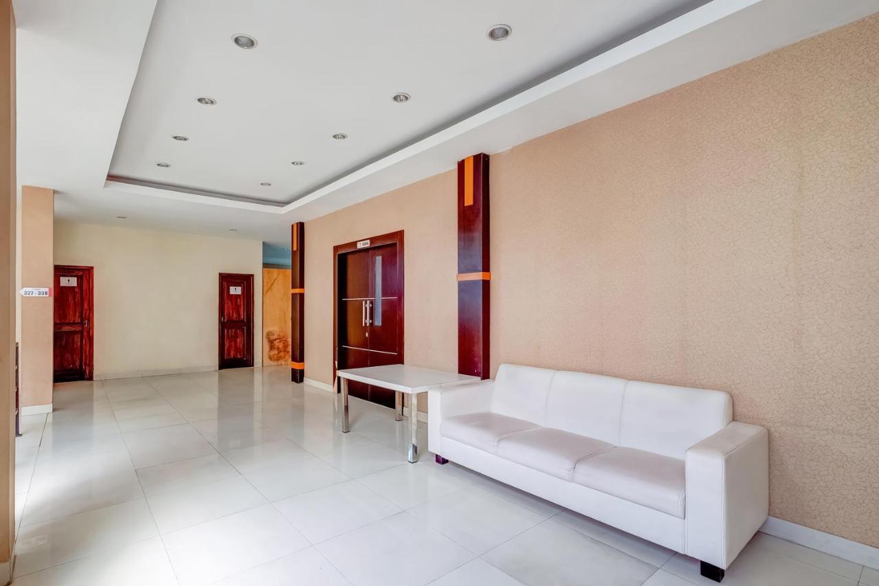 OYO 3726 Tembok Batu Residence Tugu Exterior foto