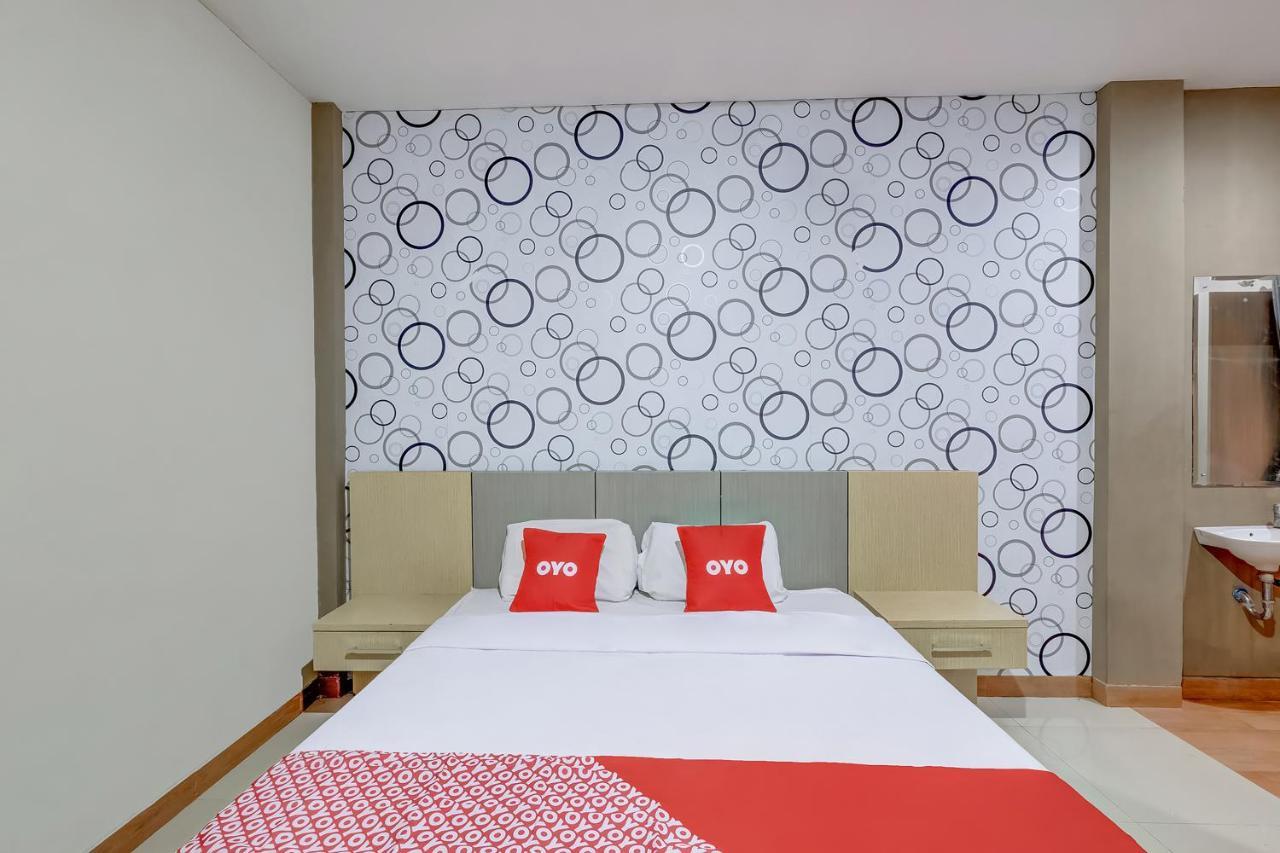 OYO 3726 Tembok Batu Residence Tugu Exterior foto