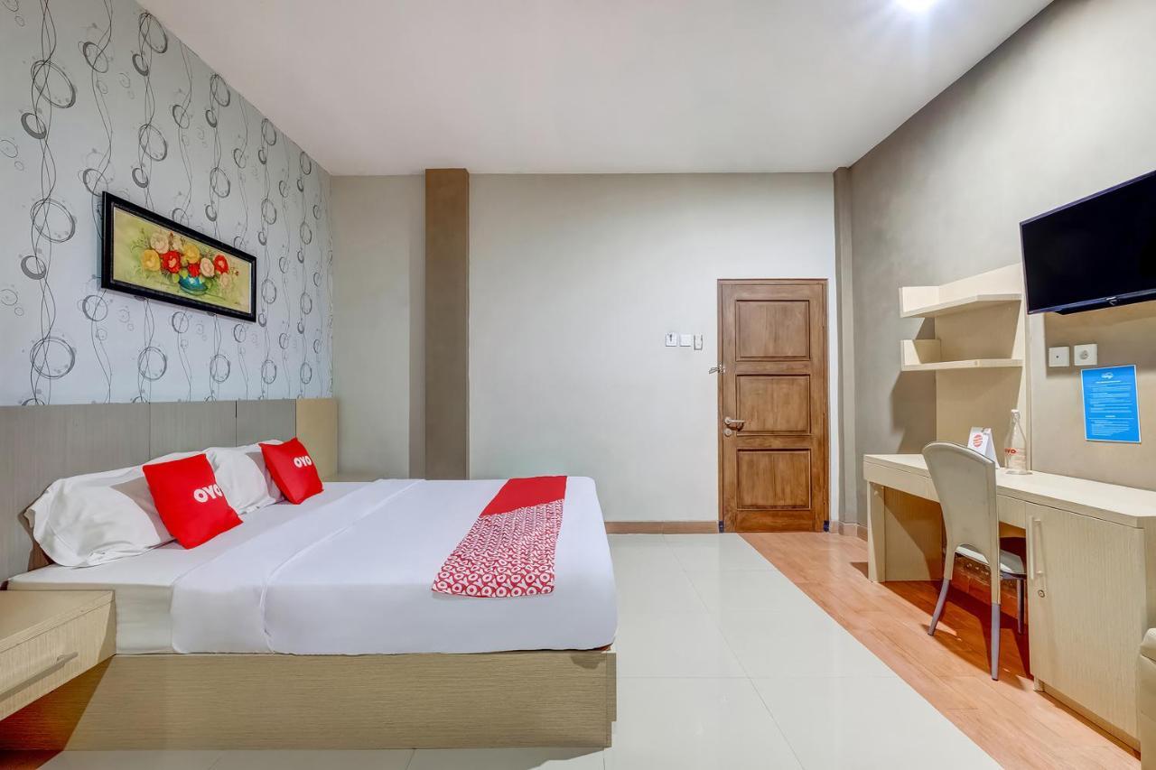 OYO 3726 Tembok Batu Residence Tugu Exterior foto