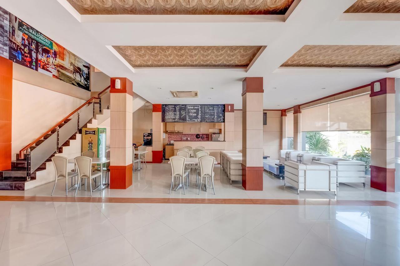 OYO 3726 Tembok Batu Residence Tugu Exterior foto