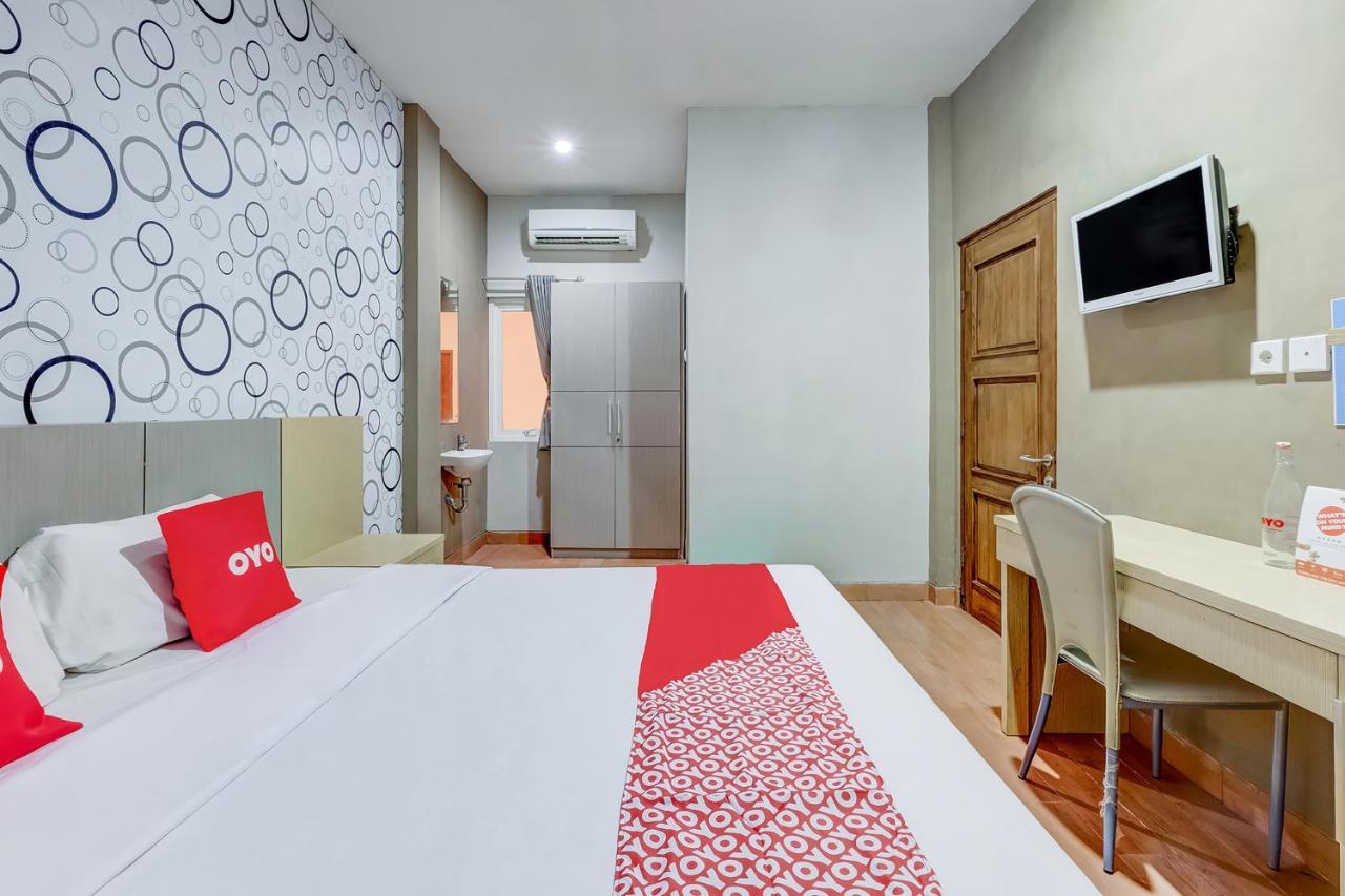 OYO 3726 Tembok Batu Residence Tugu Exterior foto