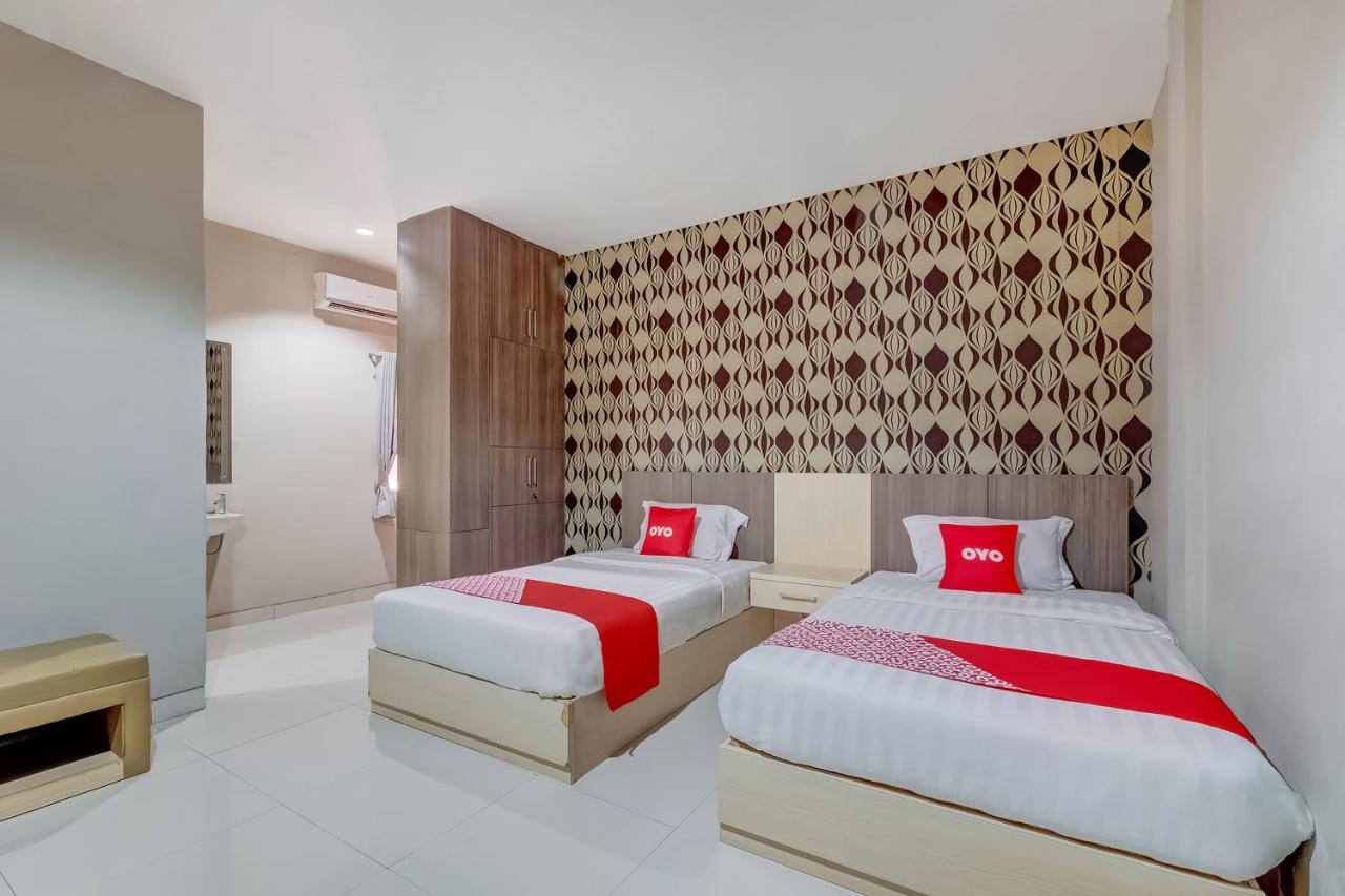 OYO 3726 Tembok Batu Residence Tugu Exterior foto