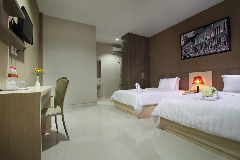 OYO 3726 Tembok Batu Residence Tugu Exterior foto