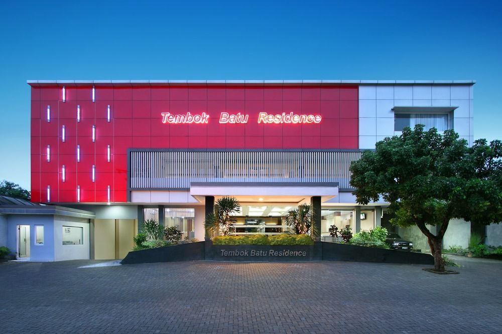 OYO 3726 Tembok Batu Residence Tugu Exterior foto
